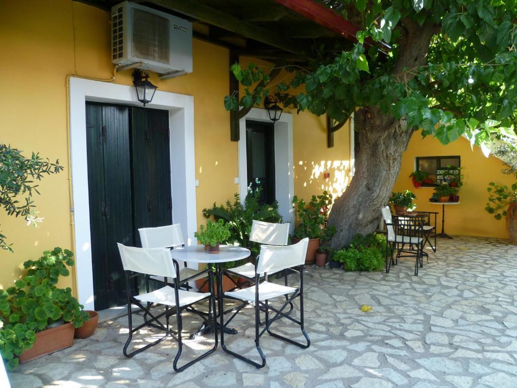 Meliti Guesthouse Akrata Zewnętrze zdjęcie